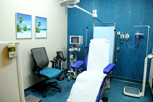 examination room @ Hasan Surgery - plastic surgery clinic